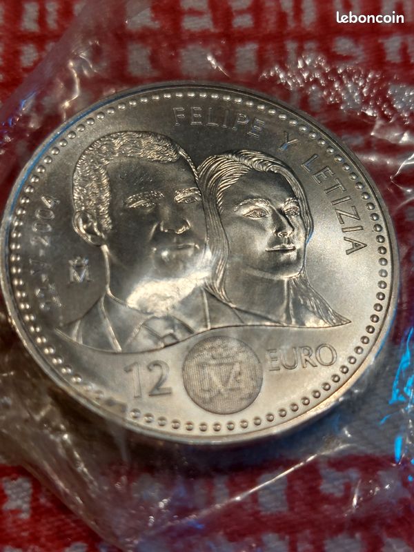 Lot de 2 pièces commémoratives Espagne 12 euros argent 2004 (image 3)