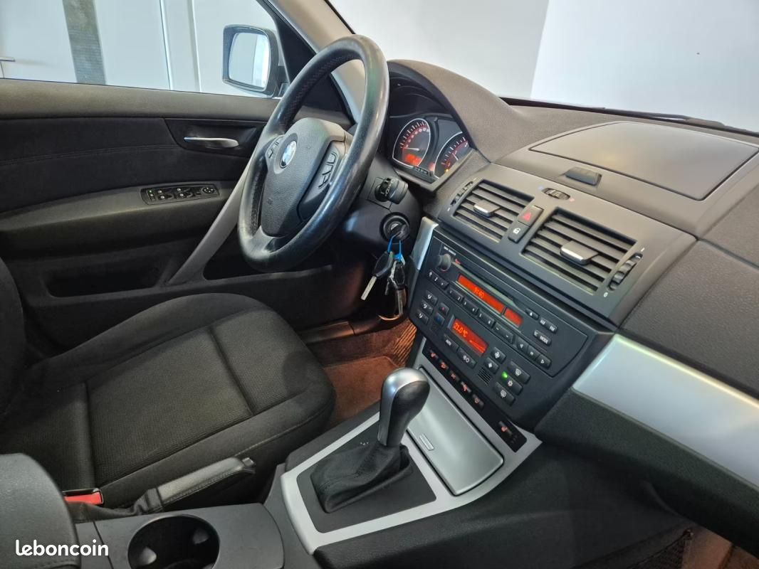 BMW X3 xDrive20d 177 ch BVA / Attelage Sièges chauffants Radar AV-AR 4x4 (image 11)