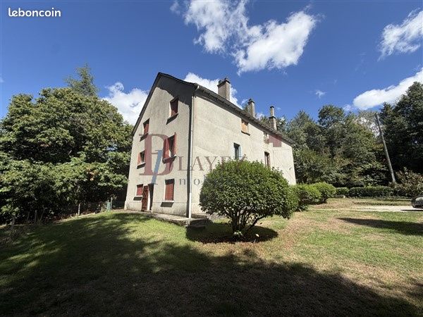 Maison 5 pièces 169 m² · à Saint-Privat · 169 m² · 102 000 €