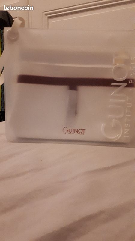 Pochette Institut Guinot neuves (image 2)