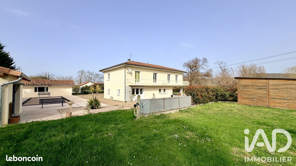Maison 8 pièces 199 m² · à Mirande · 199 m² · 282 000 €