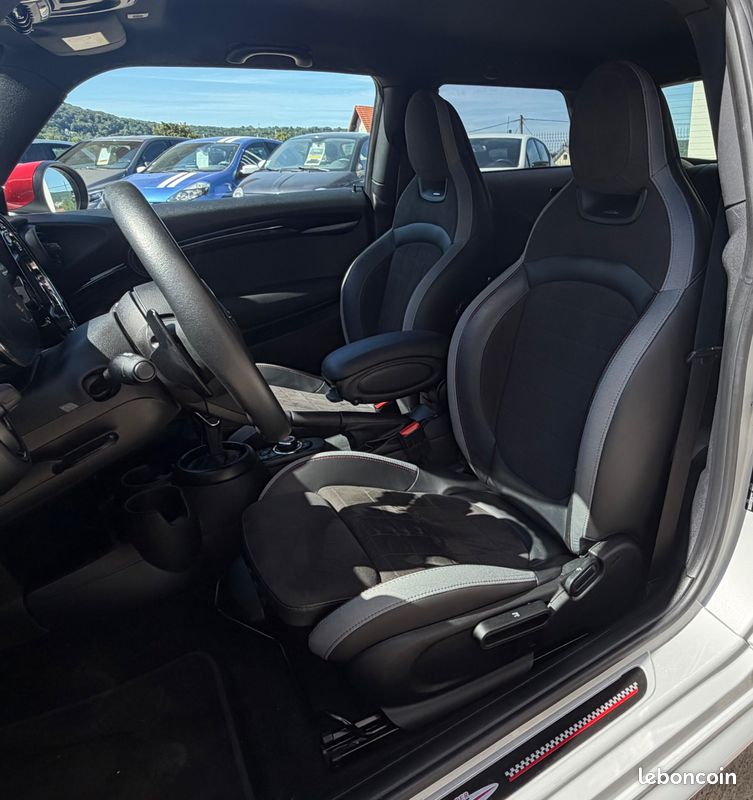 Mini mini iii (2) (f56) hatch 2.0 jcw 231 bva8 jcw + sièges av chauffants + carplay (image 8)