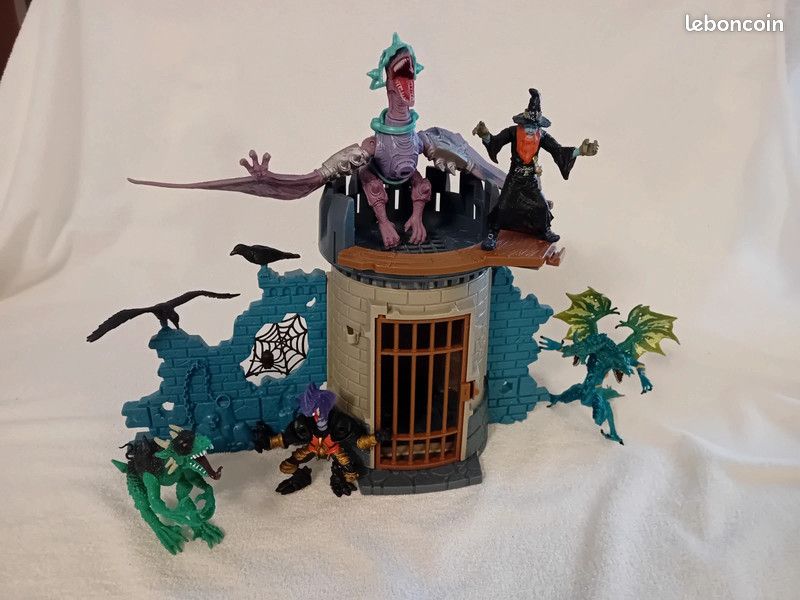 Beast Raider evil tower + figurines (image 1)