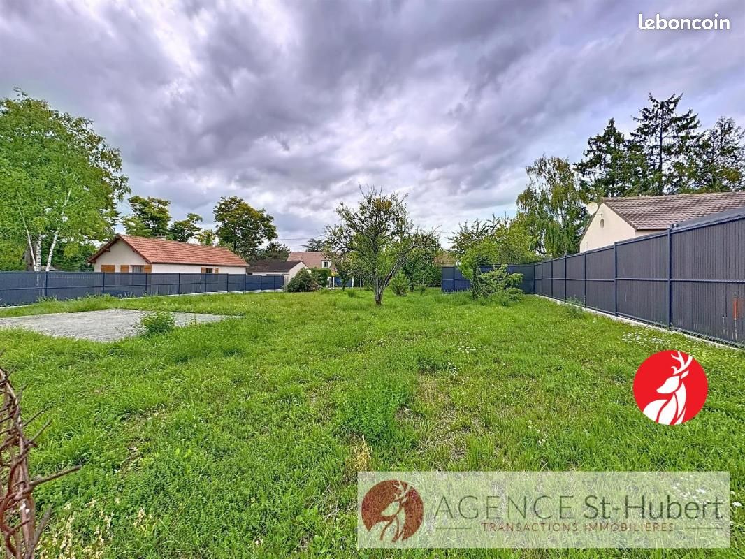 Terrain 738 m² · à Achères-la-Forêt · 136 000 €