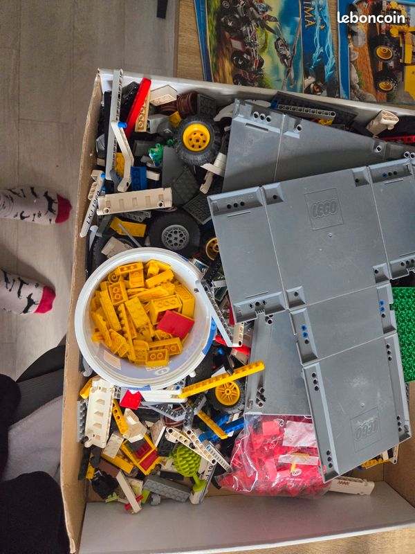 Lot de lego à reconstruire
Plus de 14 kilos avec leurs notices respectives
Différentes licences
Star wars ninjago technique citygo (image 4)