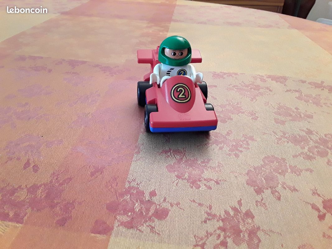 Voiture course rouge avec pilote lego vintage (image 1)