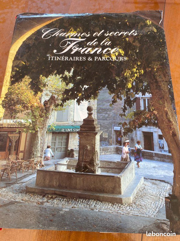 Livre Charmes et Secrets de la France (image 1)