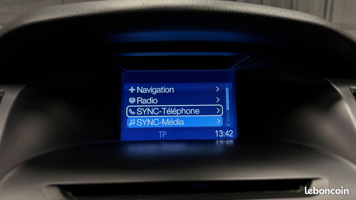 FORD FOCUS SW 1.0 ECOBOOST 125 CH TITANIUM-X START-STOP DISTRIBUTION REMPLACEe (image 42)