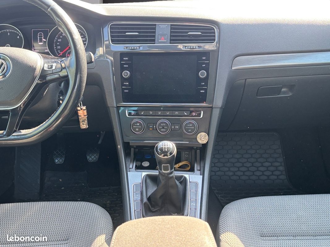 VOLKSWAGEN GOLF 1.6 TDI 115cv TRENDLINE BUSINESS CarPlay Sièges Chauffants Garantie 12 mois (image 14)
