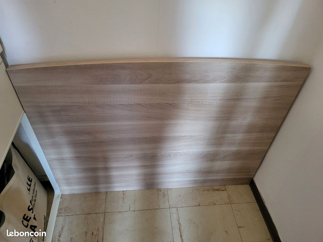 Un lit (image 3)