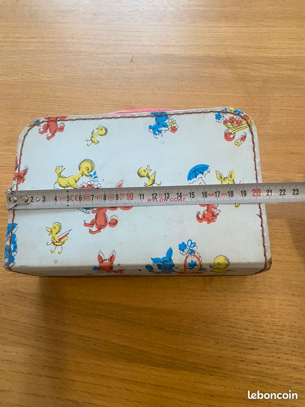 Malette ou valisette couture vintage 60/70 en carton pour enfant (image 5)