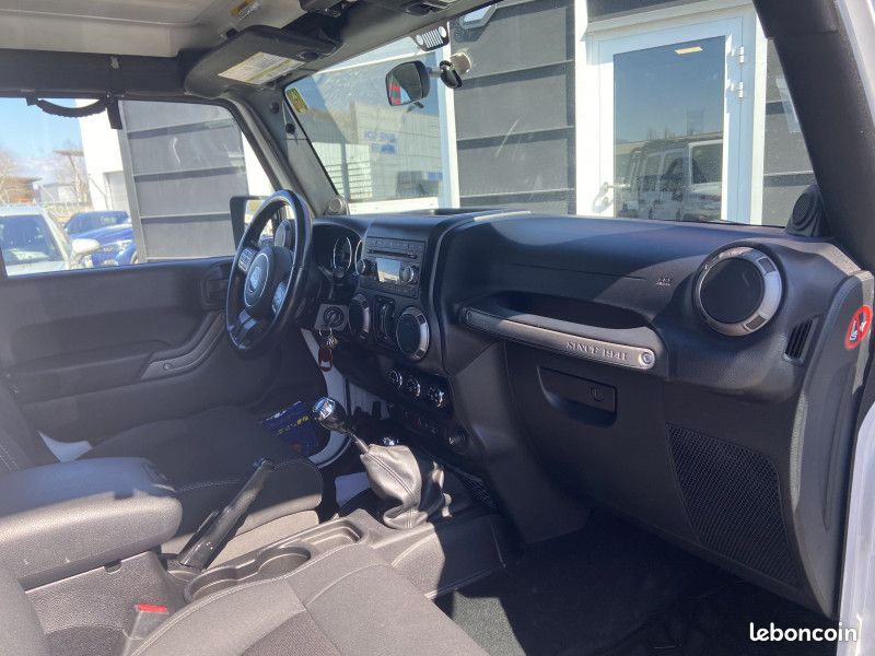 Jeep WRANGLER UNLIMITED 2.8 CRD 200CH FAP MOUNTAIN (image 12)