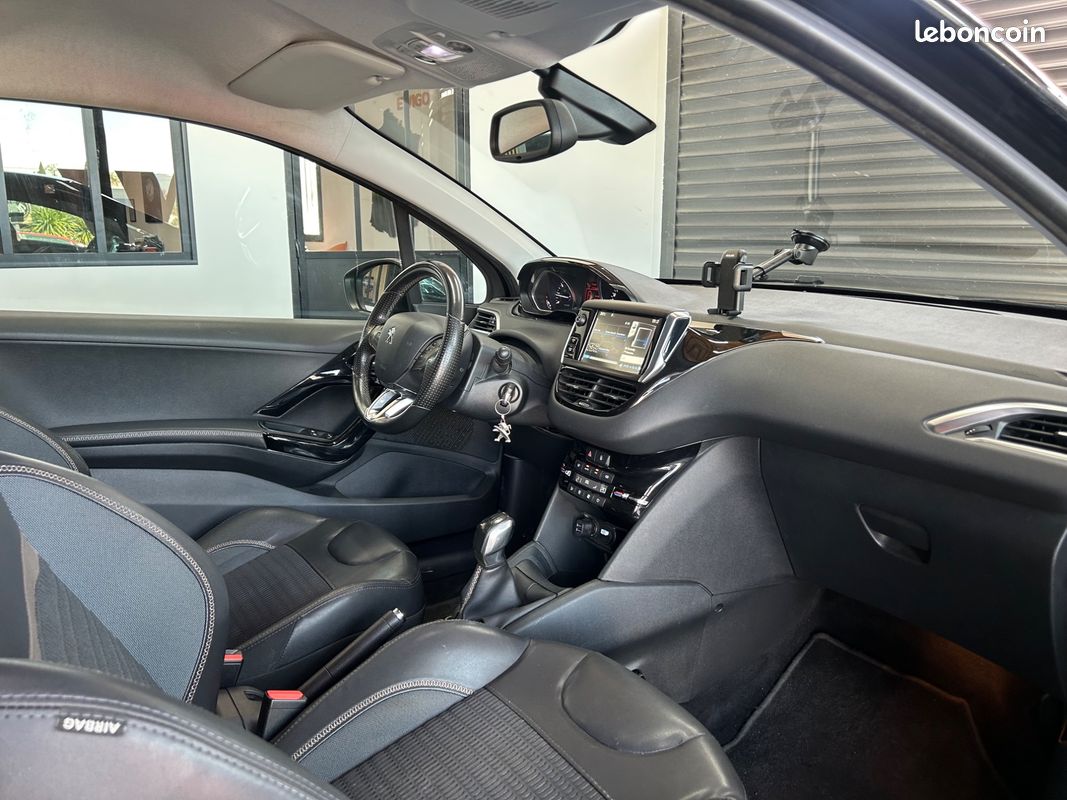 PEUGEOT 208 GENERATION-I 1.6 VTI 120 Ch ALLURE (image 15)