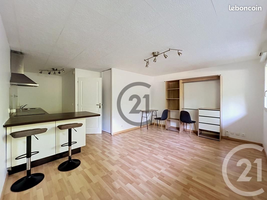 Appartement 1 pièce 30 m² · à Savigny-le-Temple · 30 m² · 700 €