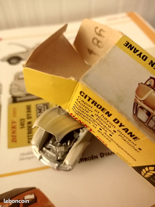 Dinky Toys - 1:43 - Citroen Dyane - 1413 - Fabriqué en