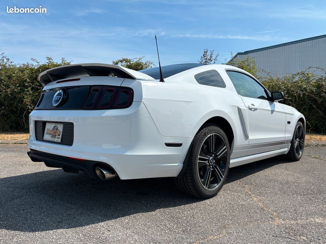 Très belle FORD MUSTANG GT/CS Coupé de 2014 - V8 - 5,0L - BM - 62 840 KMS - Blanche (image 5)
