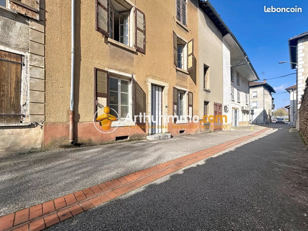 Appartement 2 pièces 44 m² · à Saint-Étienne-de-Saint-Geoirs · 44 m² · 63 000 €