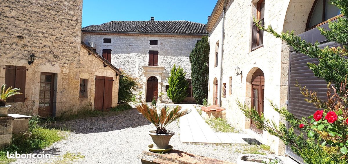 Maison 12 pièces 513 m² · à Cordes-sur-Ciel · 513 m² · 349 000 €