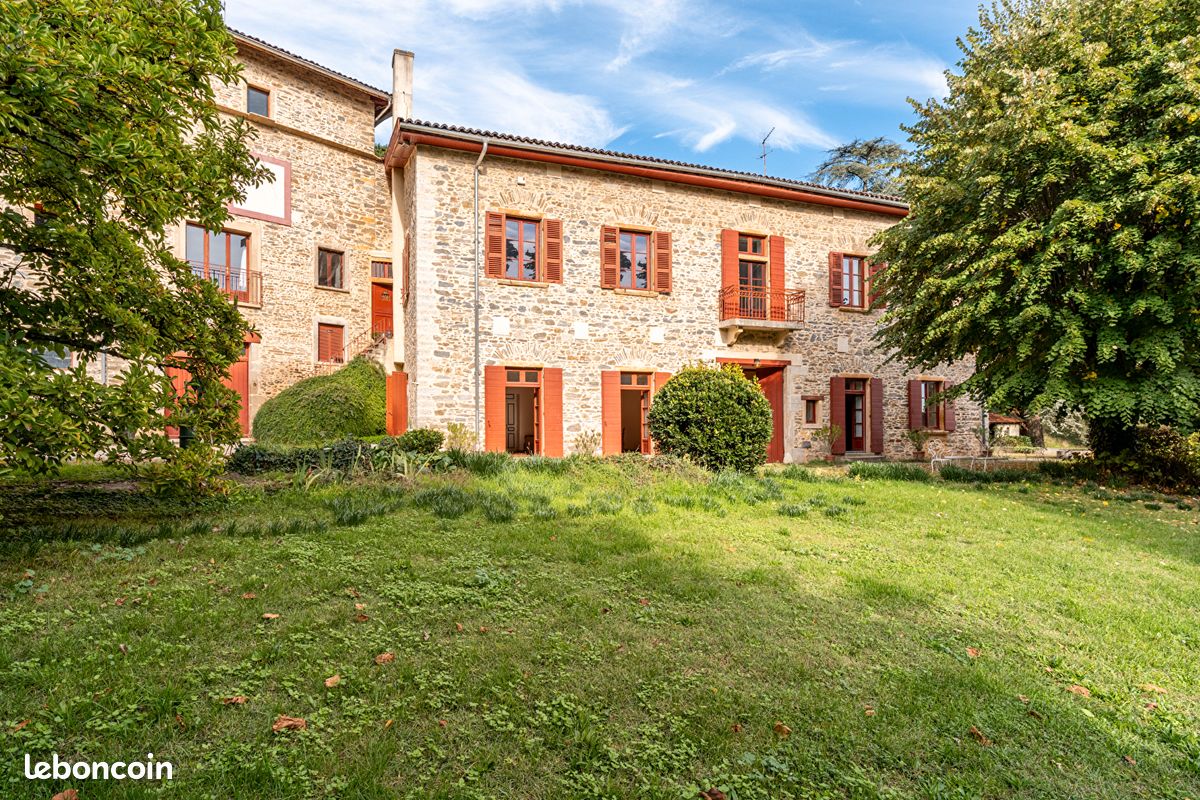 Maison 12 pièces 543 m² · à Millery · 543 m² · 1 160 000 €