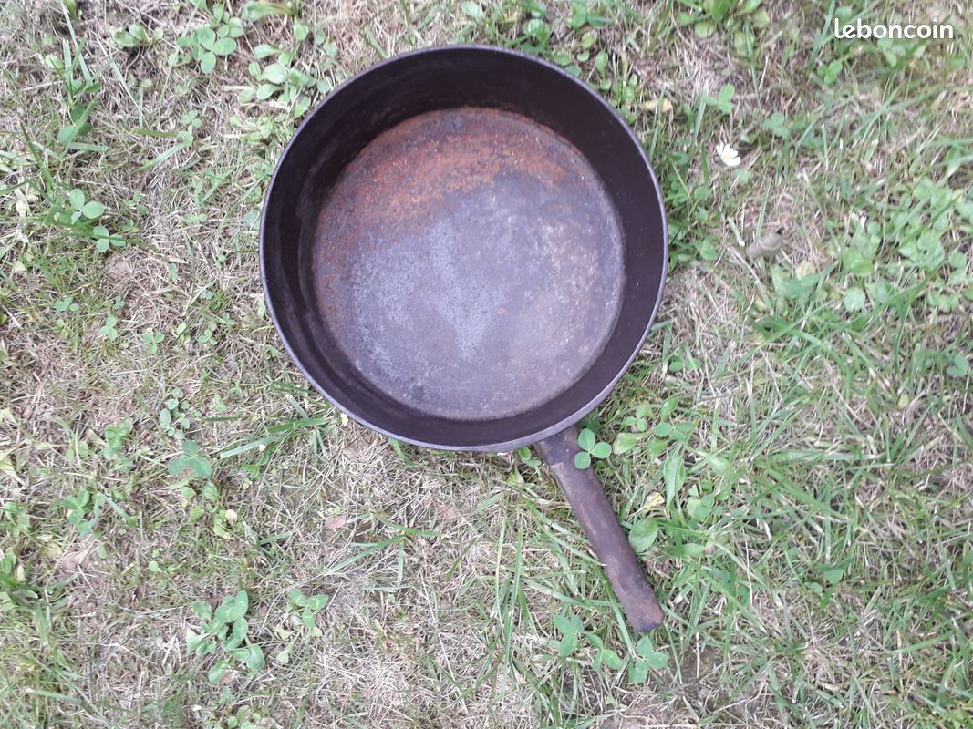 Cocotte en fonte ancienne (image 3)