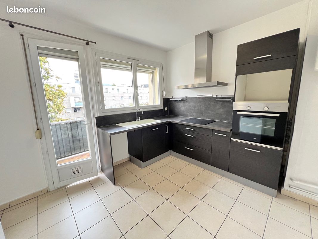 Appartement 2 pièces 51 m² · à Grenoble · 51 m² · 690 €