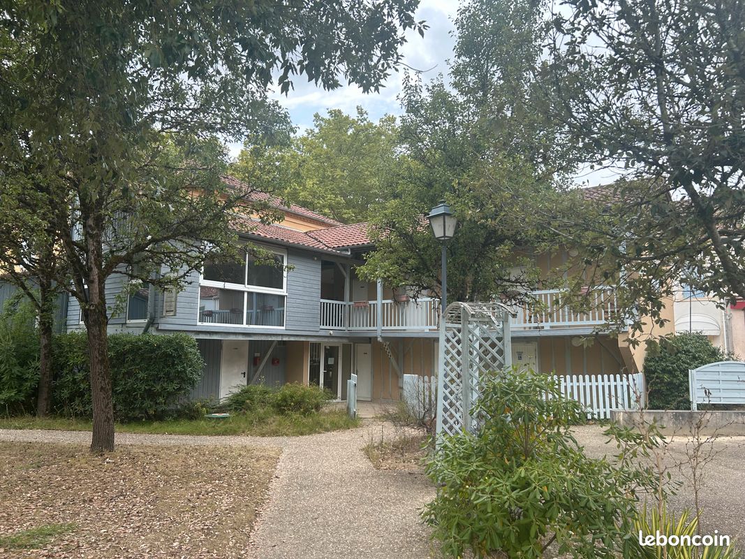 Maison 14 pièces 310 m² · à Eugénie-les-Bains · 310 m² · 340 000 €