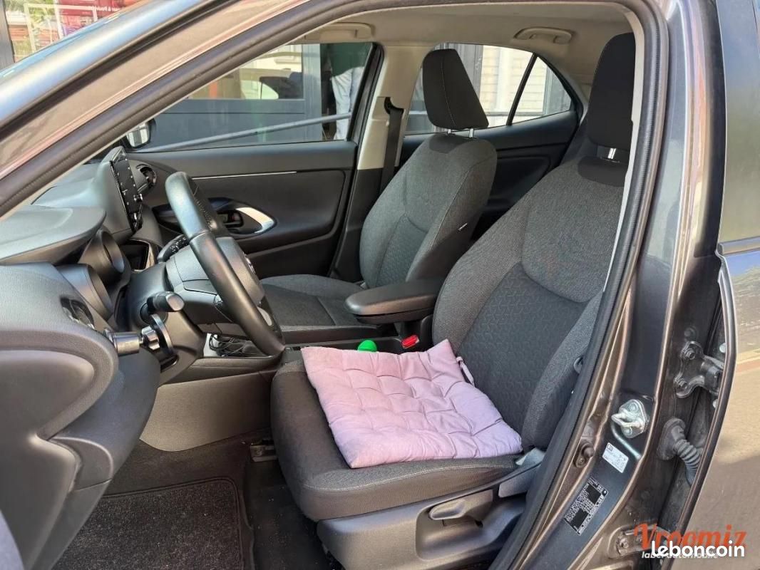 Toyota Yaris CROSS 1.5 114H 90 HYBRID FULL-HYBRID 0.8KWH DESIGN BVA (image 6)