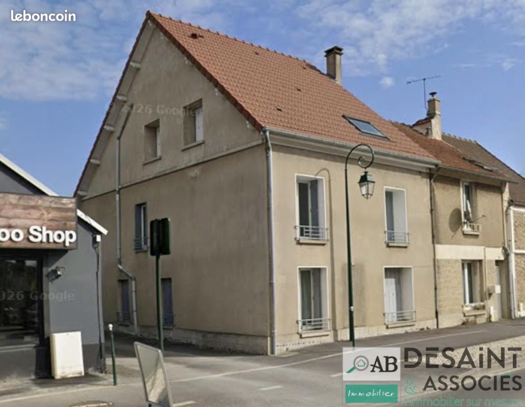 Immeuble 155 m² · à Mouroux · 155 m² · 325 000 €