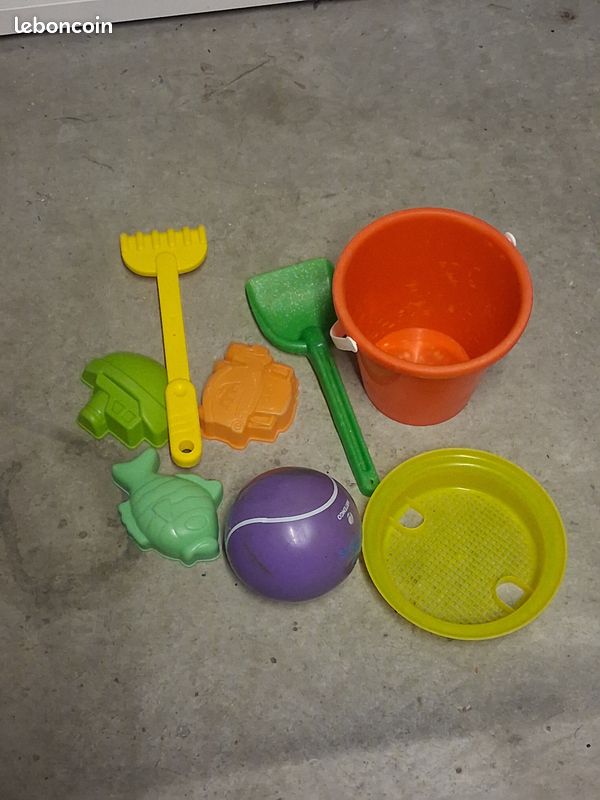 Jeux de plage très bon état_ au choix (image 12)