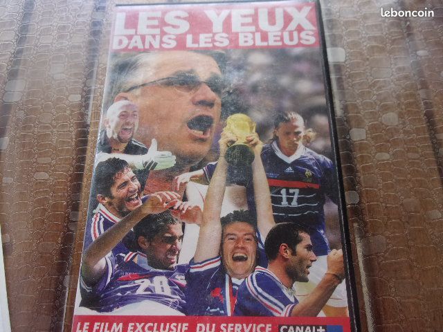 Cassette vidéo les yeux dans les bleus (image 1)