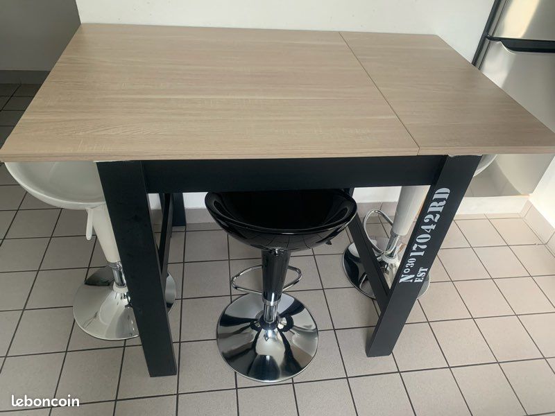 Table mange debout et 4 tabourets haut (image 1)