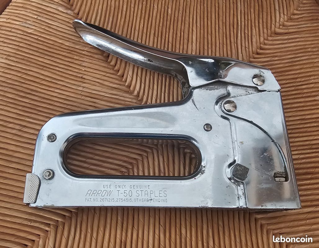 Agrafeuse manuelle T50 ARROW - Quincaillerie Portalet