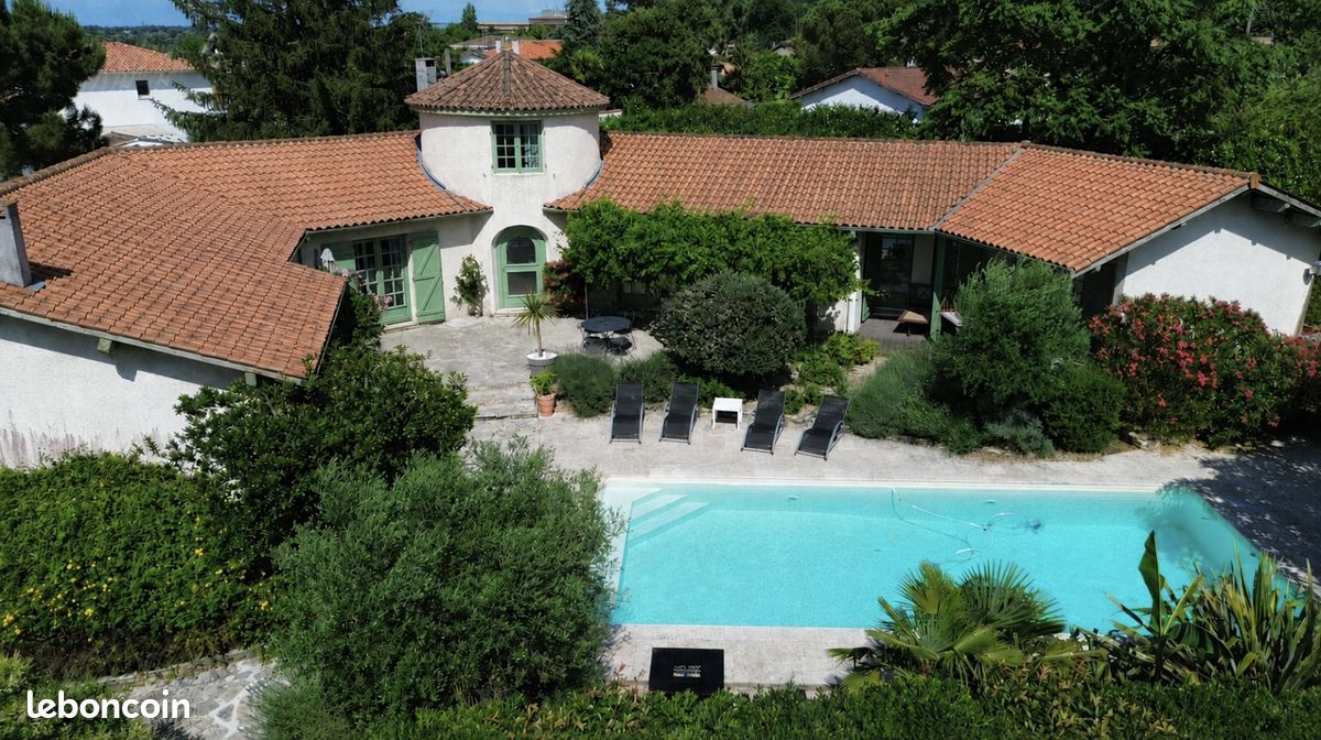 Maison 9 pièces 251 m² · à Eysines · 251 m² · 795 000 €