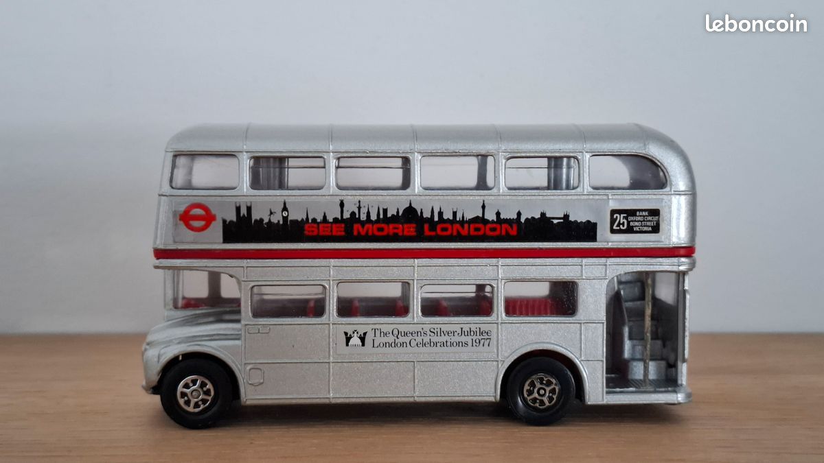 Corgi Toys Routemaster bus deux étages Naturally Corgi Toys