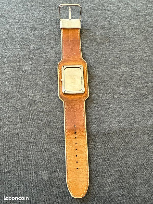 Montre GUESS Femme - Cadran Rectangulaire Noir - Bracelet Cuir Marron - Neuf Sans étiquette