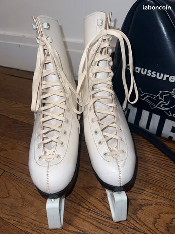 Patins à glace et patins à roulettes (Gebraucht) in Blonay für CHF 35 Patins à glace et patins à roulettes (Gebraucht) in Blonay für CHF 35