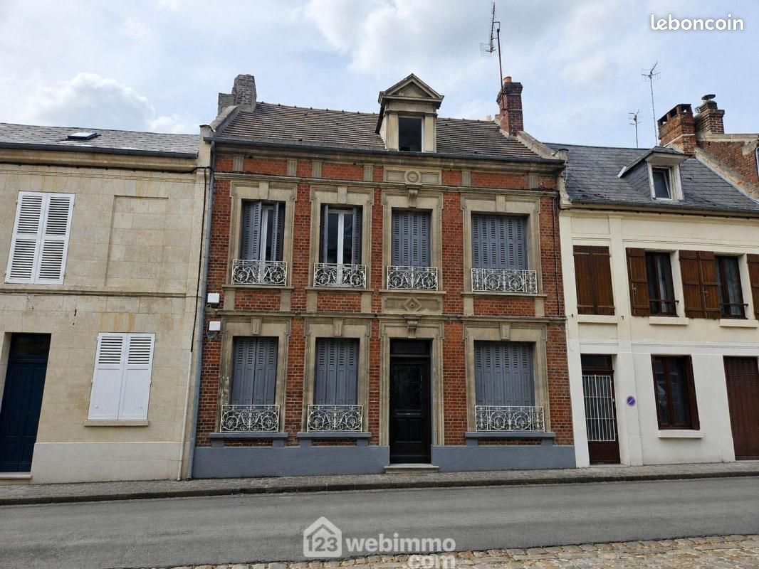 Maison 8 pièces 176 m² · à Noyon · 176 m² · 262 000 €