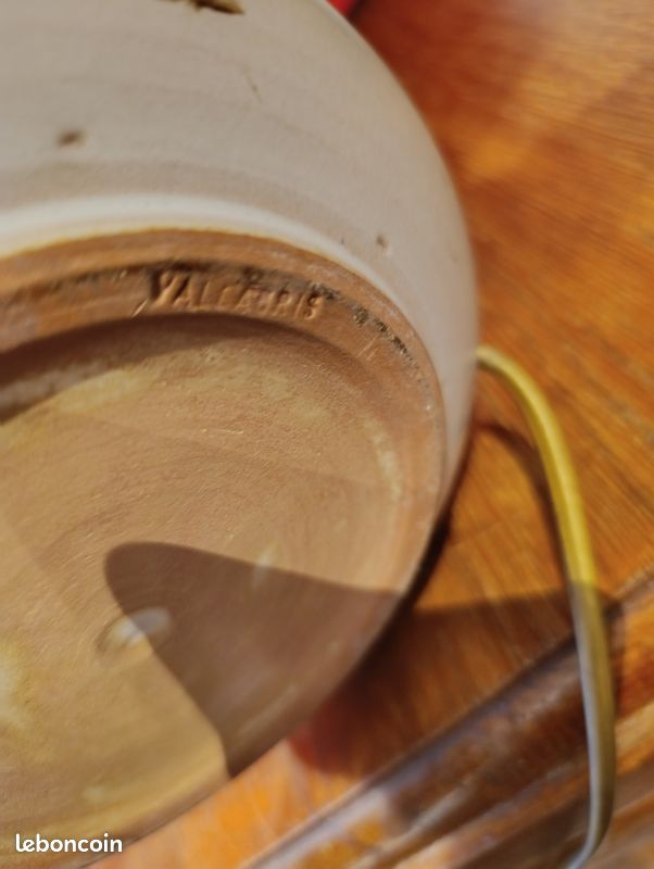 Ancienne splendide lampe céramique émaillé. Années 70''. Signé en masse « VALLAURIS» (image 3)