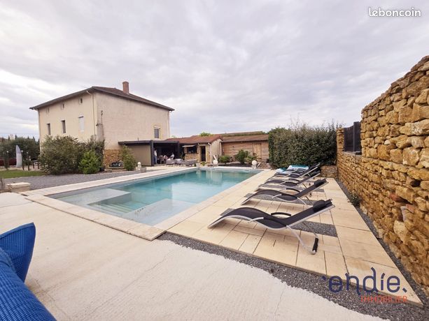Maison 7 pièces 210 m²