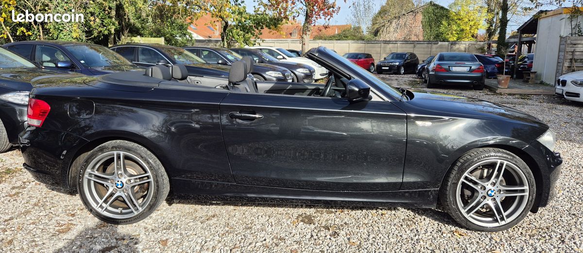 TRES BELLE BMW 120I ESSENCE SERIE 1 CABRIOLET E88 170 CH FINITION SPORT 2010 seulement 114 000 KM CUIR REGULATEUR XENON CARNET COMPLET BMW 10 490 (image 3)