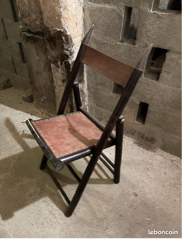 Chaise vintage à cornes (image 1)