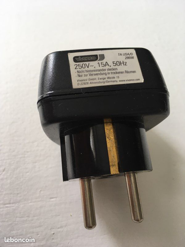 Adaptateur électrique de voyage (image 2)