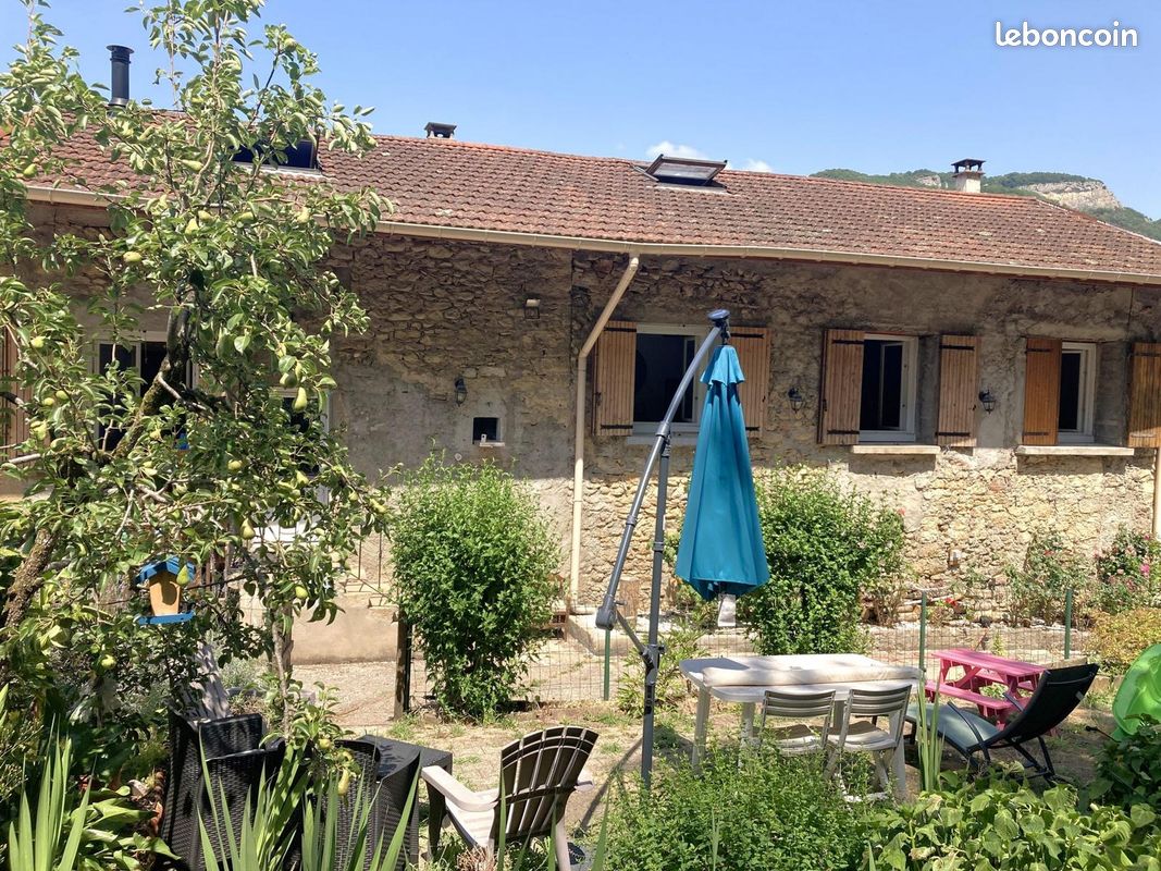 Maison 6 pièces 106 m² · à Bettant · 106 m² · 200 000 €