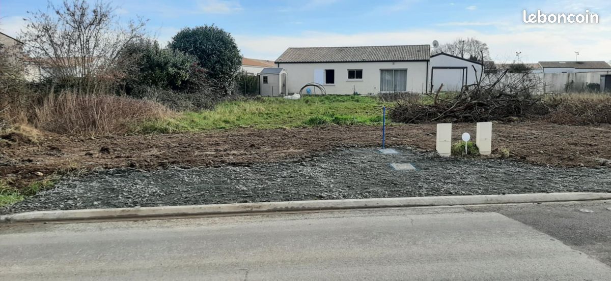 Terrain à construire · à Longèves · 129 000 €