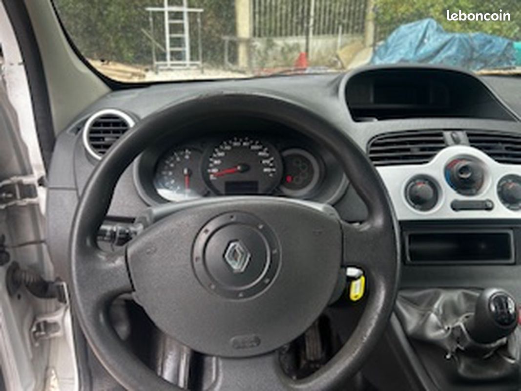 RENAULT Kangoo EXPRESS 1.5 DCI 75 STE GENERIQUE (image 13)