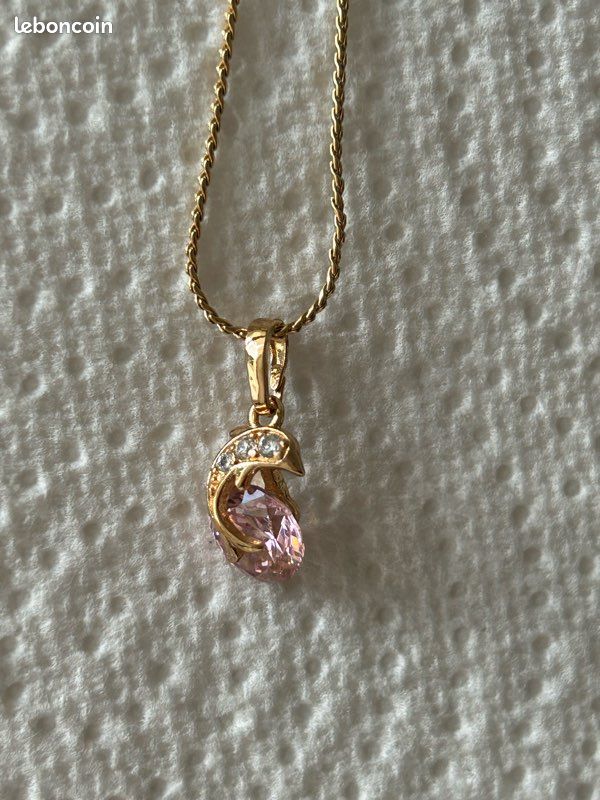 Collier Pendentif Dauphin En 3D Couleur Or - Bijou Vintage En Parfait état