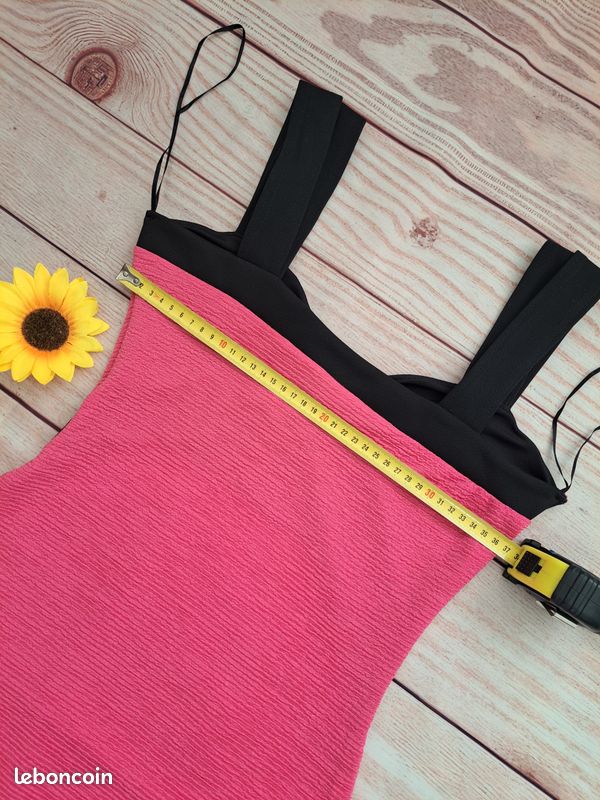 Robe rose et noir moulante - soirée - Taille S - Neuve (image 3)