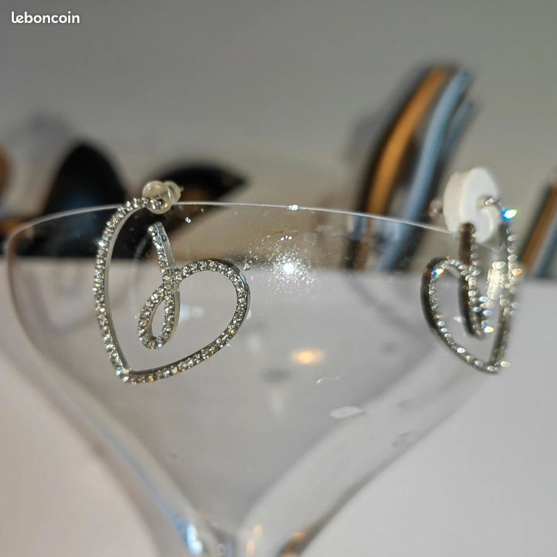 Boucle d'oreille coeur diamand artificiel (image 1)
