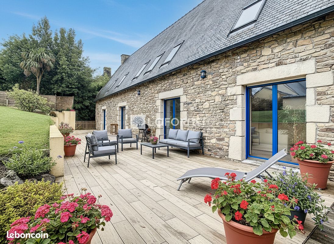 Maison 8 pièces 220 m² · à Kervignac · 220 m² · 628 500 €