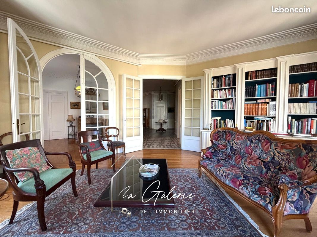 Appartement 8 pièces 230 m² · à Grenoble · 230 m² · 390 000 €